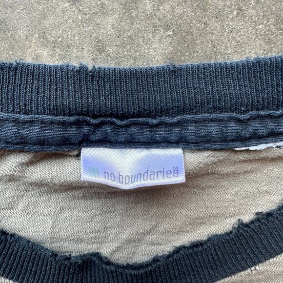 VTG No Boundaries Viking It's Over Graphic Tee Beige Distressed T-Shirt No Size - Picture 5 of 10